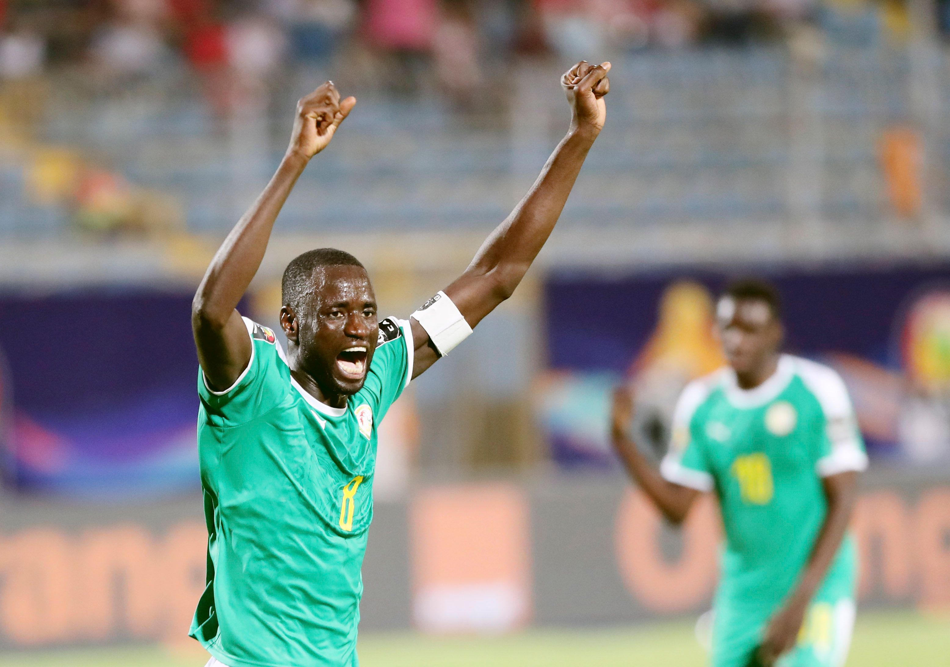 快船队记：伦纳德在今天的比赛中仍将受到出场时间限制（快船记者：莱昂纳德今日出场时间仍将受限）