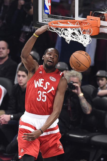 英超：曼城主场4-1大胜南安普顿（英超：曼城主场4比1轻取南安普顿）