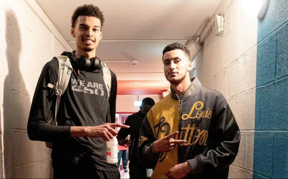 美职联主席：萨拉赫应该联系梅西或穆勒，看看他们在这多开心（美职联主席建议萨拉赫联系梅西或穆勒，看看他们在这儿有多开心）