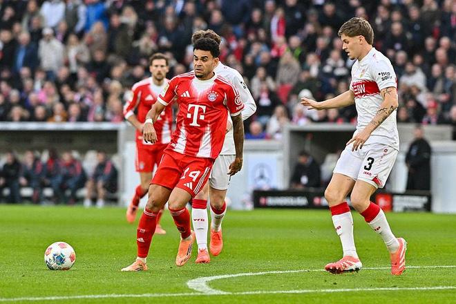 埃泽：丁丁是高水平足球思想家，这类球员是我自幼仰望的榜样（埃泽：丁丁拥有顶级足球智慧，这类球员从小便是我敬仰的典范）