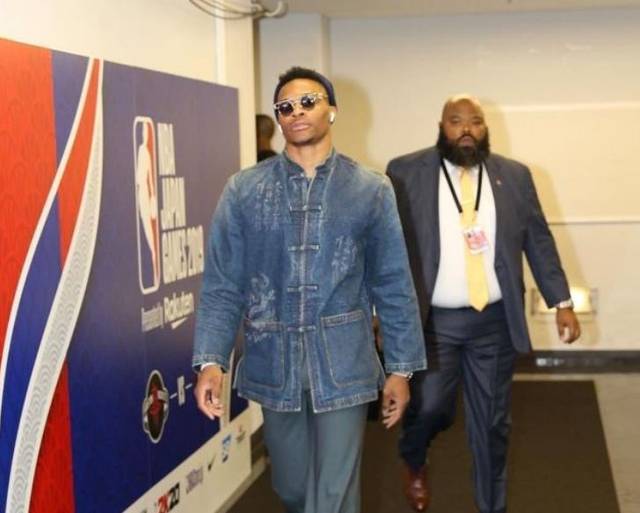 福登闪击破纪录+补时绝杀，铁卫送点恩梅查手刃旧主，曼城3-2鱼腩（福登开场闪击创纪录并读秒绝杀，后防送点恩梅查反戈旧主，曼城3-2险胜弱旅）