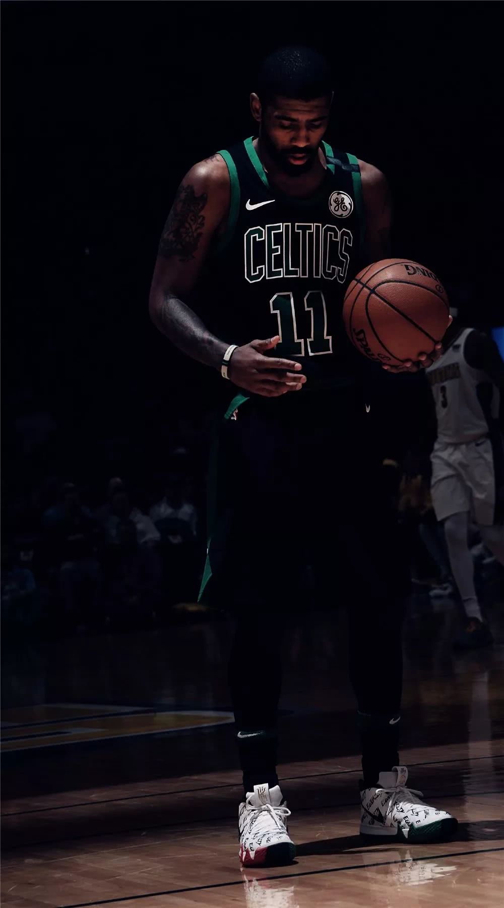 麦肯尼：没能拿下3分很遗憾；新教练带来了新的理念和活力（麦肯尼：错失三分令人惋惜，新帅注入全新理念与活力）