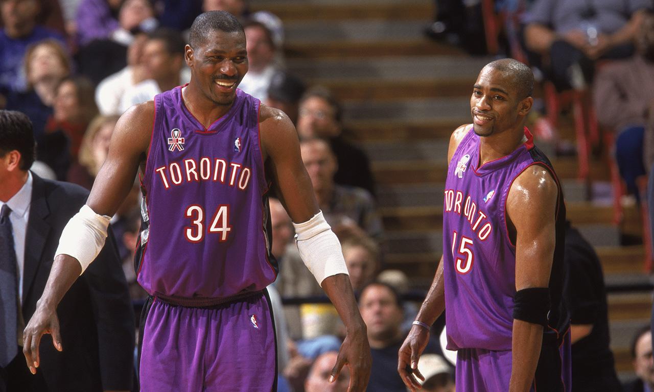 高尔夫俱乐部工作服，选棉还是聚酯纤维？（高尔夫俱乐部工装：该选棉质还是聚酯纤维？）