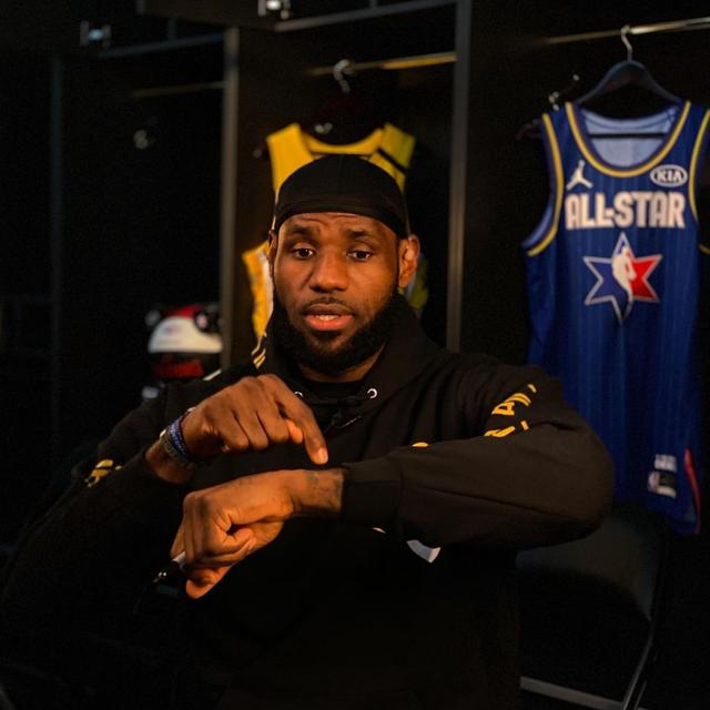 持续打击极端球迷，米体：地方当局邀请米兰双雄开会评估情况（米体：地方当局召集米兰双雄会谈，评估持续整治极端球迷行动）