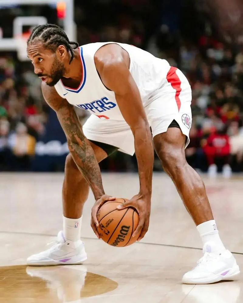 马刺和火箭，打造超级豪阵，谁更有机会交易得到字母哥（打造豪阵的马刺与火箭，谁更有望通过交易拿下字母哥？）